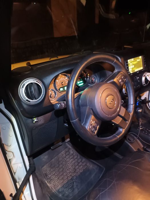 Wrangler 4x4 • Automat • Skórzana tapicerka • LPG • Hak