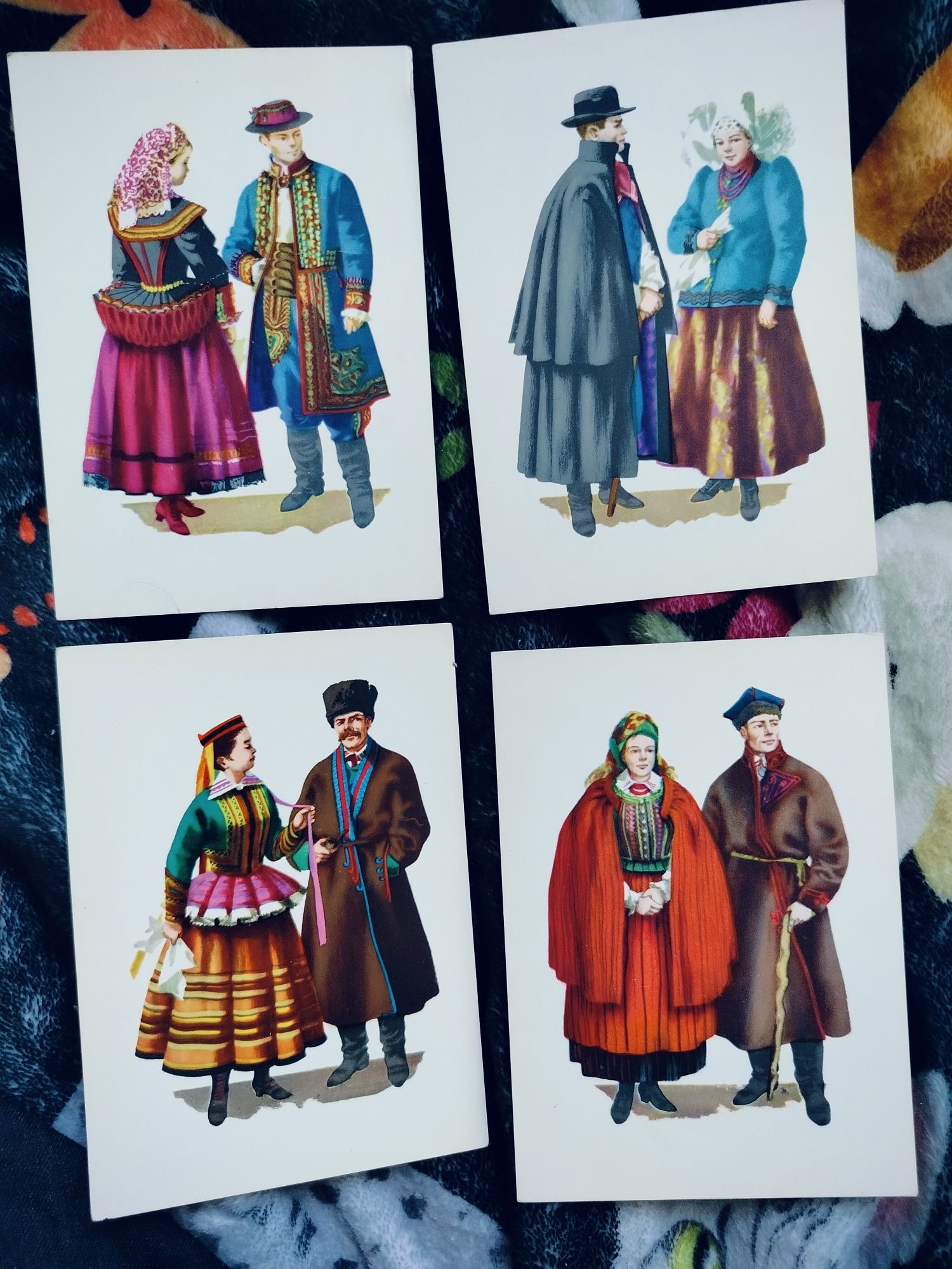Pocztówki PRL Stroje ludowe.