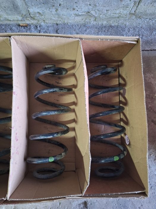 sprezyny Audi a4 b8 kombi KOMPLET