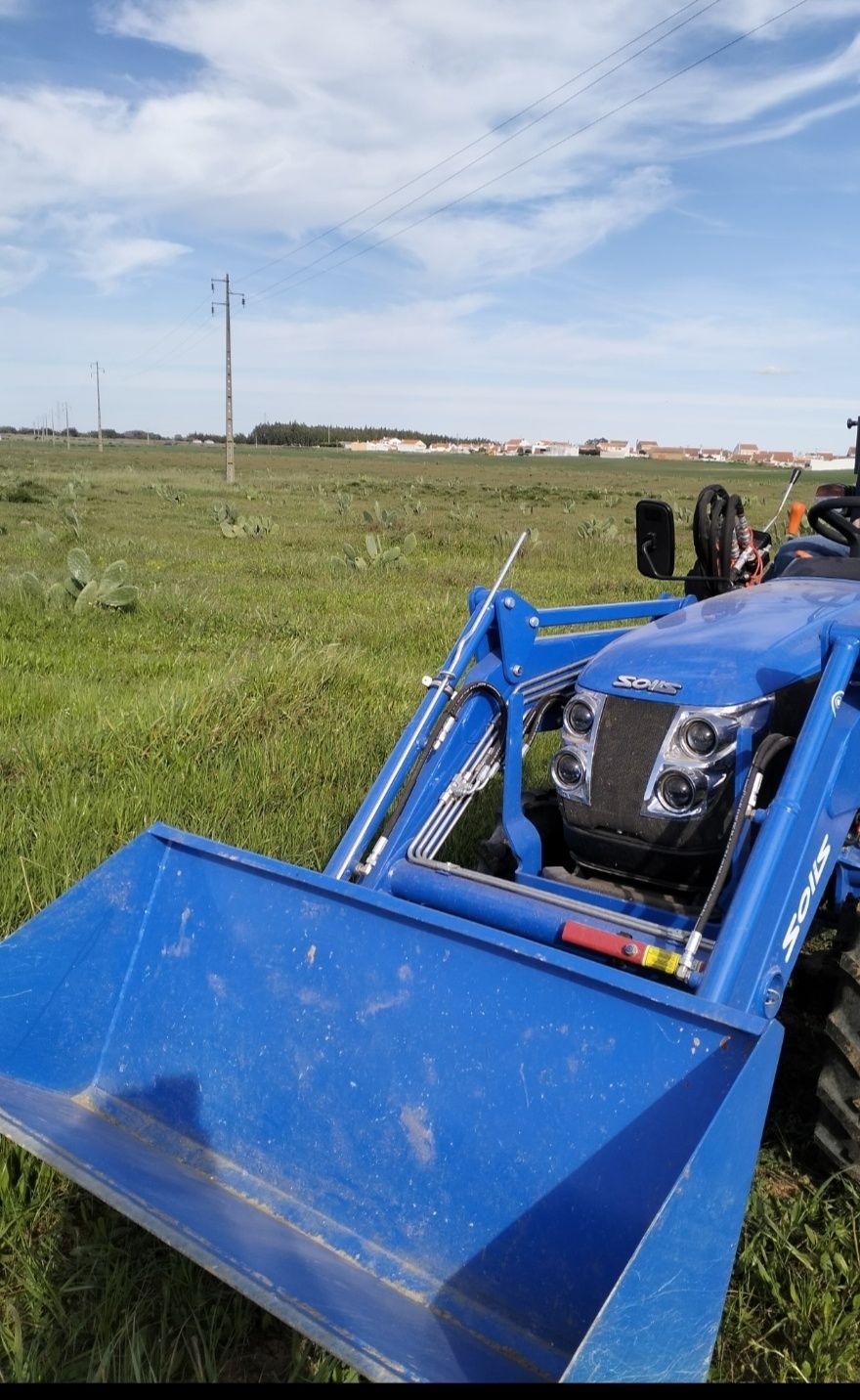 Trator Solis, modelo 26
