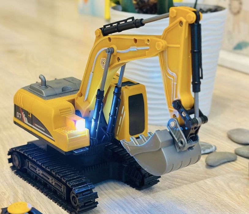 Дитячий екскаватор на радіокеруванні экскаватор на радиоуправлении