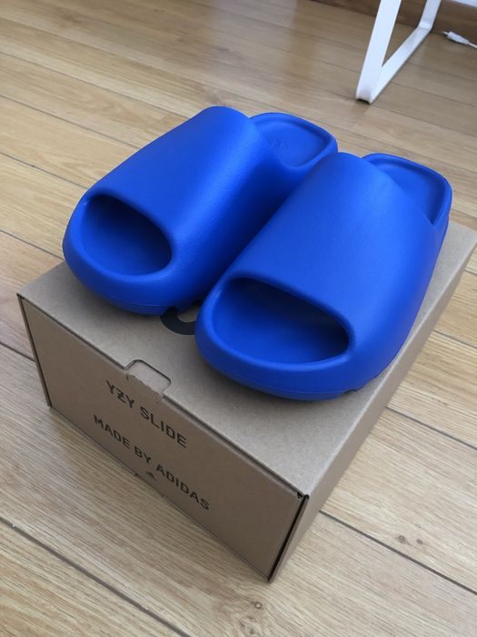 Yeezy Slide Azure