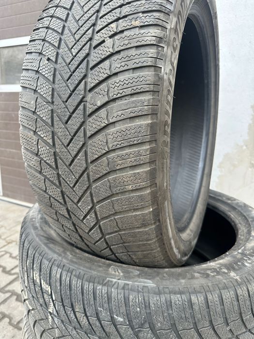 Opona zimowa Bridgestone 285/45/R21