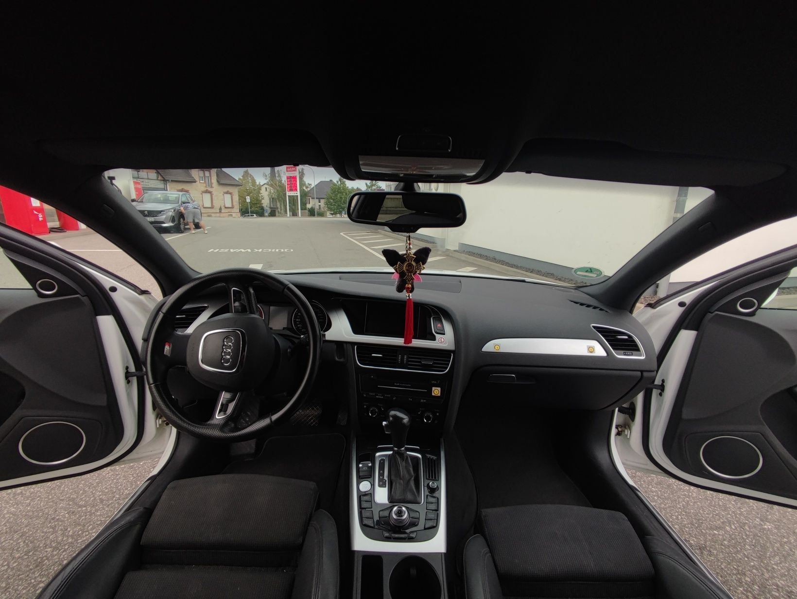 Audi A4 B8 S-Line 2.7 TDI 2010 automatic