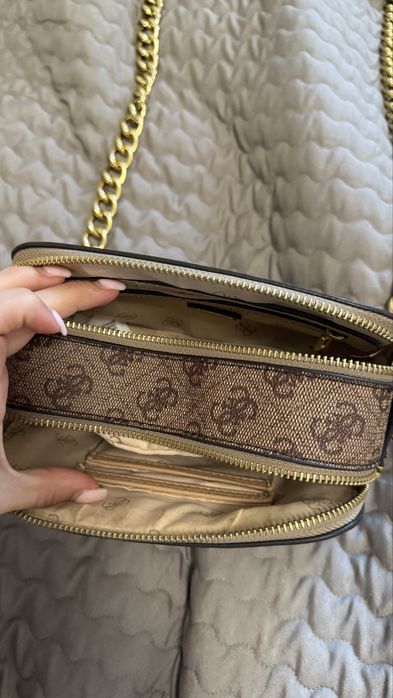 Сумка Guess жіноча в гарному стані