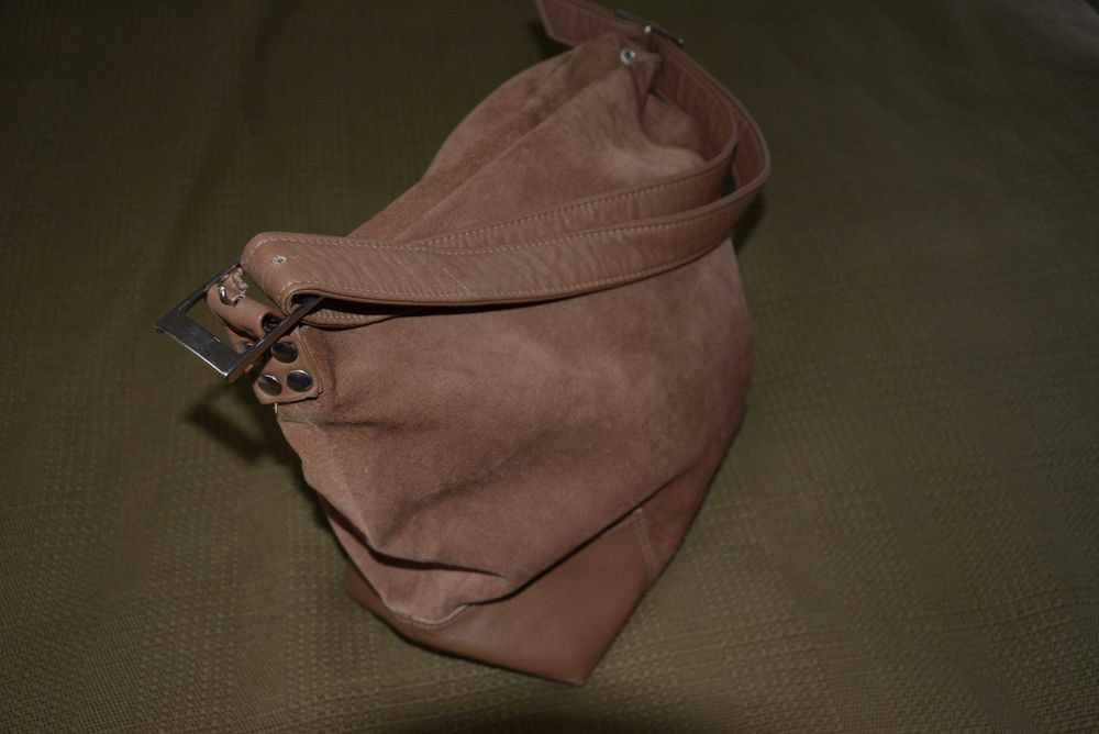 Jasnobrązowa torebka skórzana (zamsz)