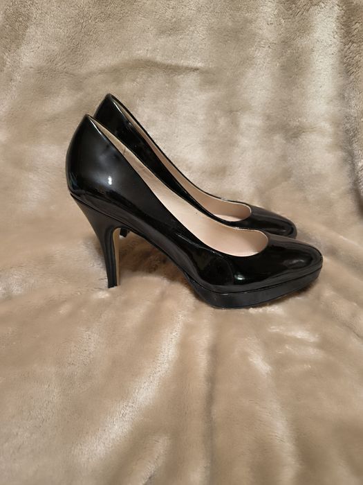 Женские туфли 39 р 25 см, лаковые