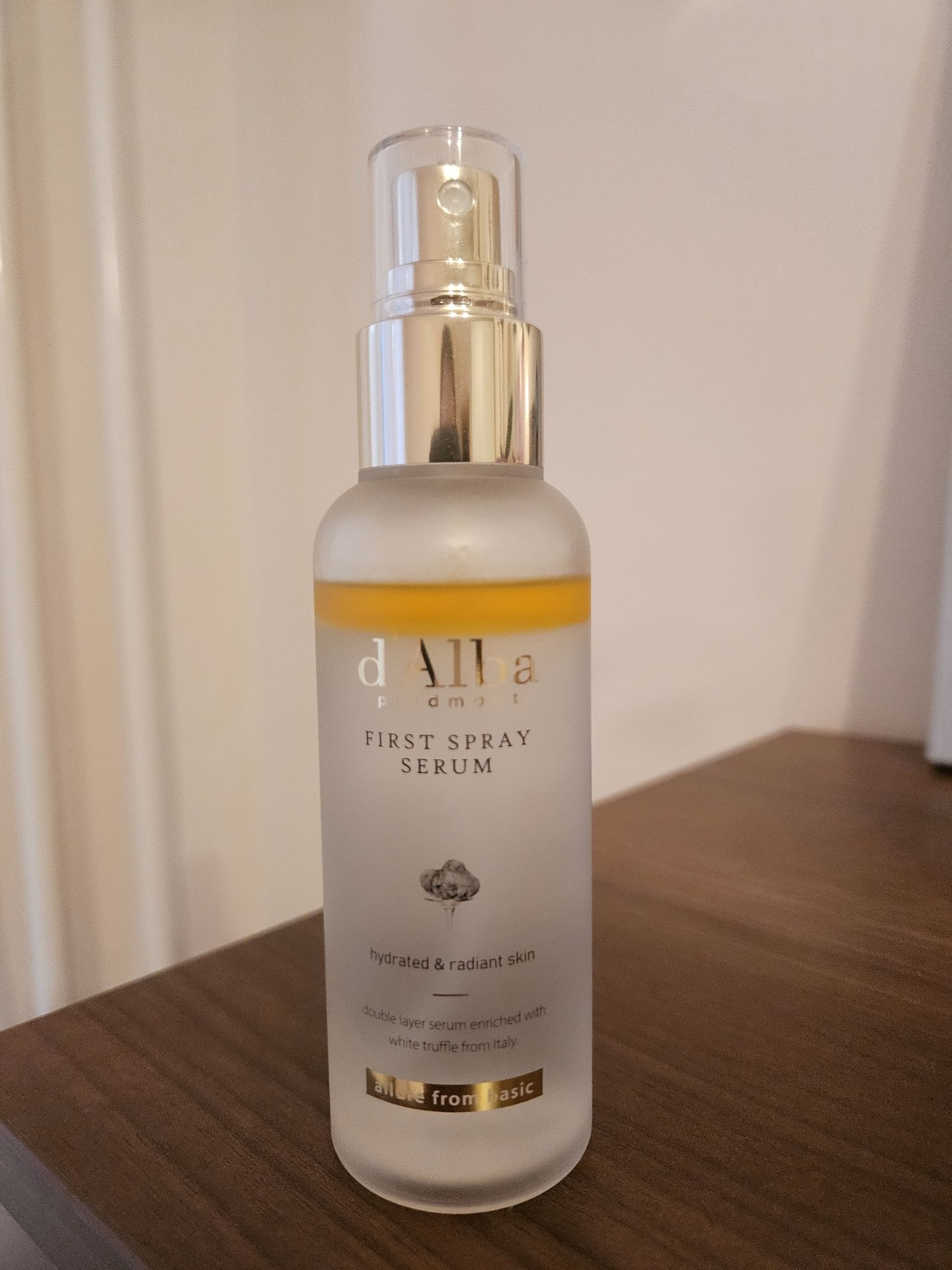 d'Alba Rozświetlająco-Nawilżajace Serum do Twarzy w Mgiełce - 100m