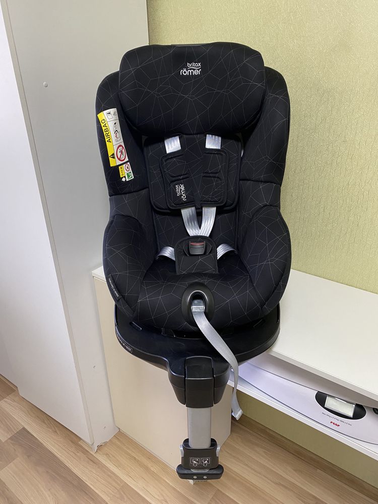 Автокресло поворот на 360 Britax-Romer Dualfix M-I Size с 3мес.до 4лет