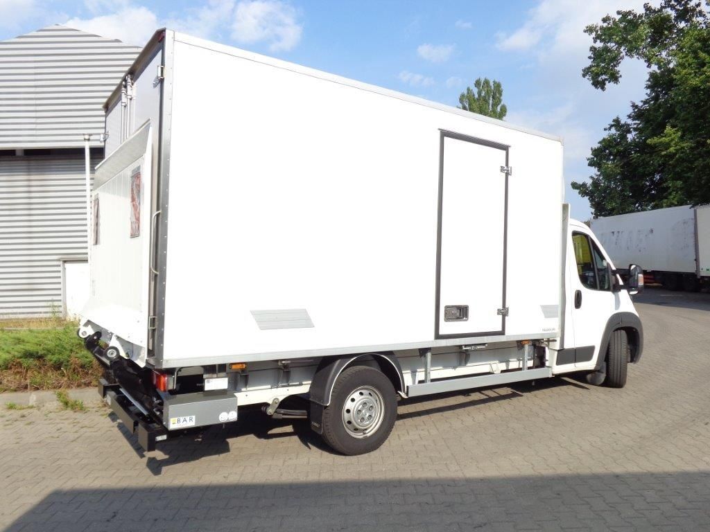 Winda Bar 750 kg do Renault Master z montazem. Nowość.