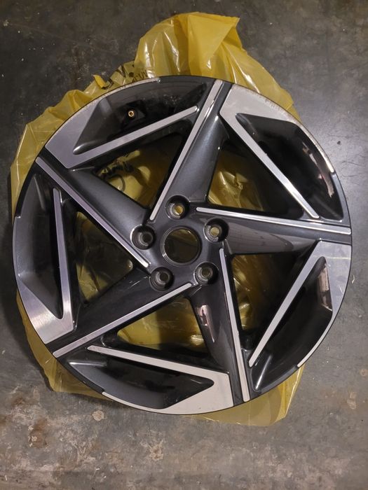 Aluminiowa felga Hyundai i30 N Line 7,5x18 ( kod prod. 52910G4CA0 )