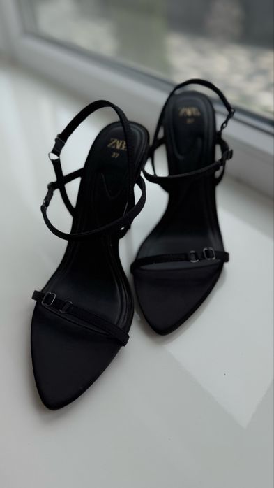 Босоніжки Zara чорні