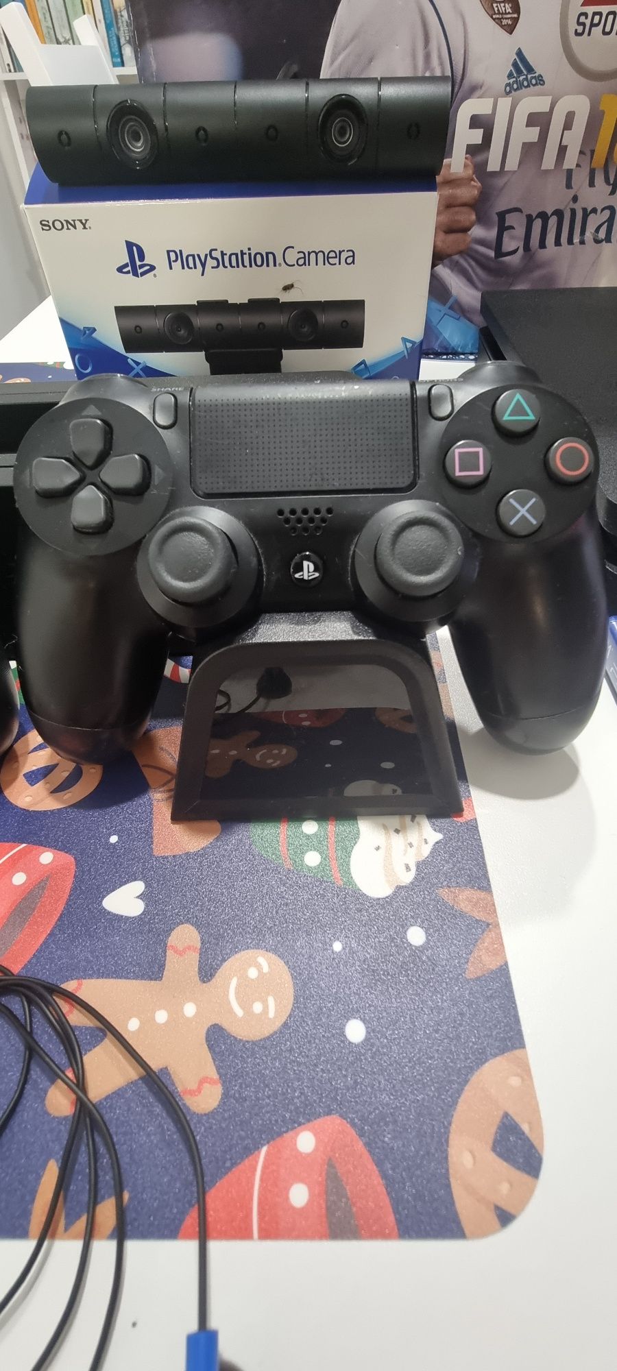 Konsola Ps4 slim