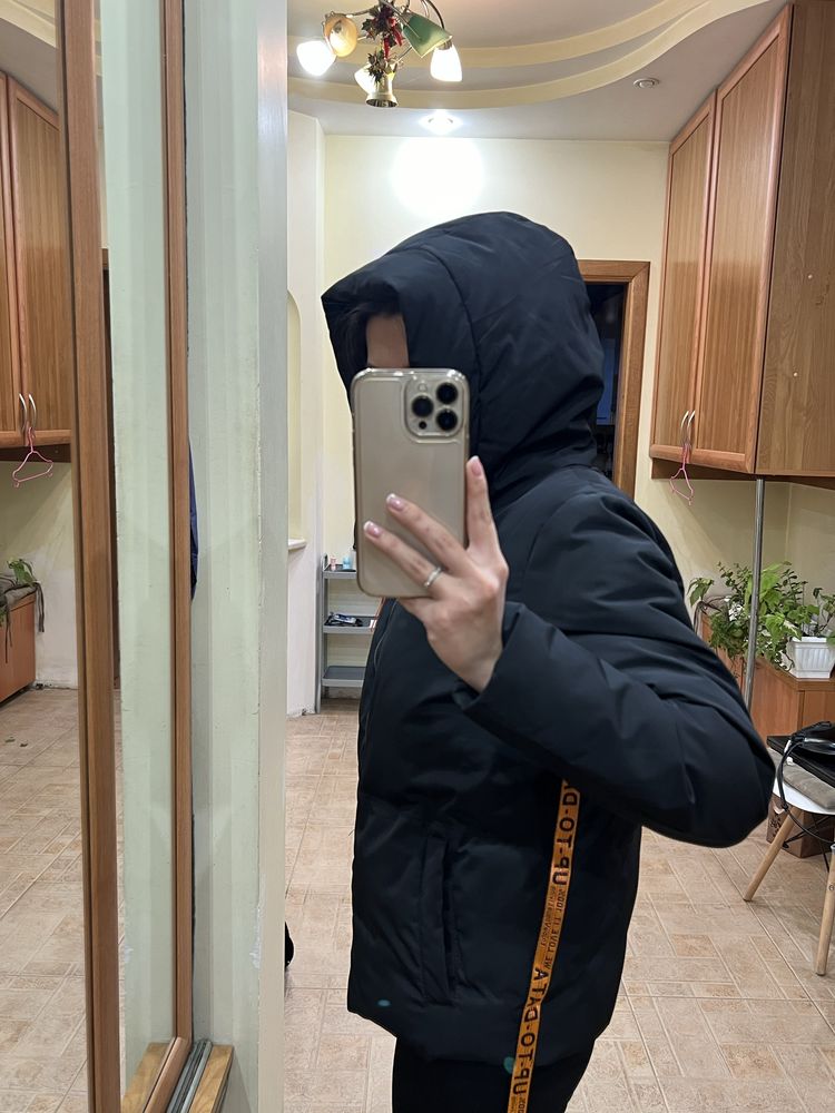 Осенняя куртка на сентипоне  с капюшоном