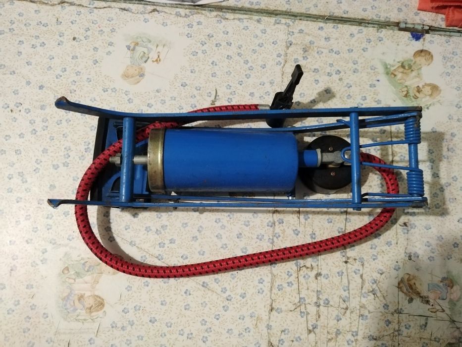 Vendo bomba de ar para carro bom estado