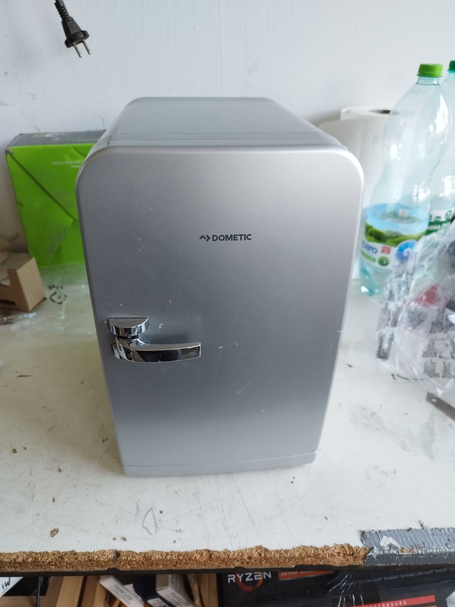 Termoelektryczna mini lodówka, 5 l
Termoelektryczna mini lodówka, 5 l