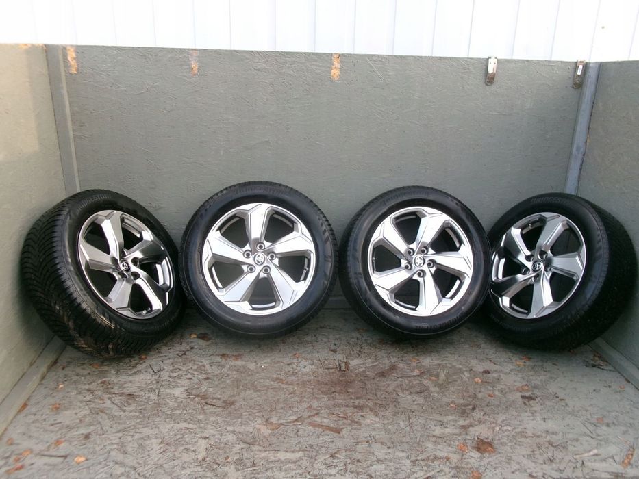 Toyota Rav4 V gen Alu Felgi z Oponami Bridgestone Zima 225/60R18