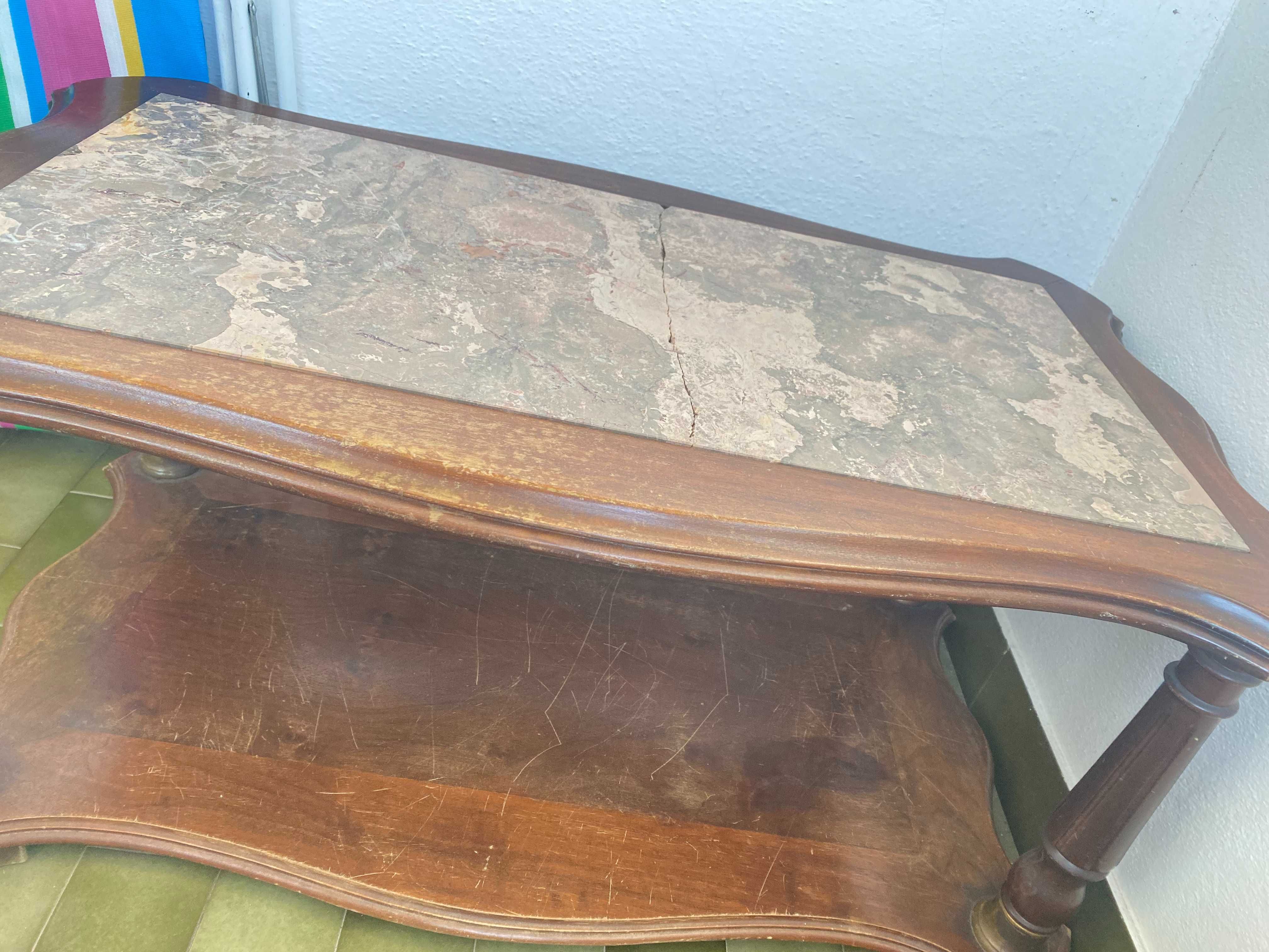 Mesa para sala em bom estado