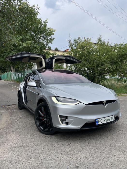 Tesla model X P100D