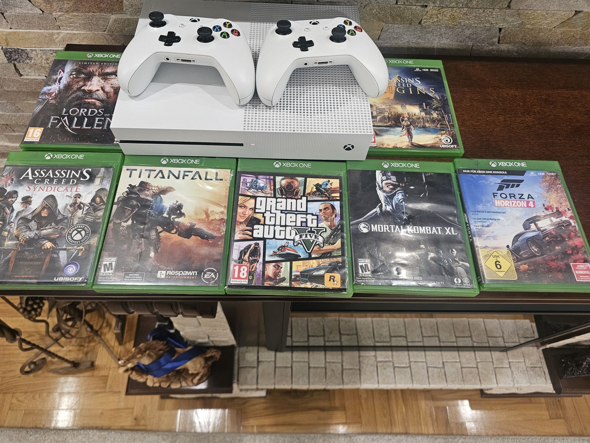 Ігрова приставка X BOX ONE S 1TB