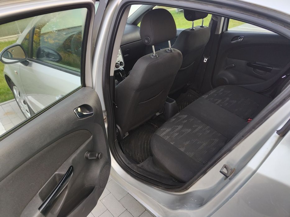 Opel Corsa D 1.3 CDTI 2011 rok