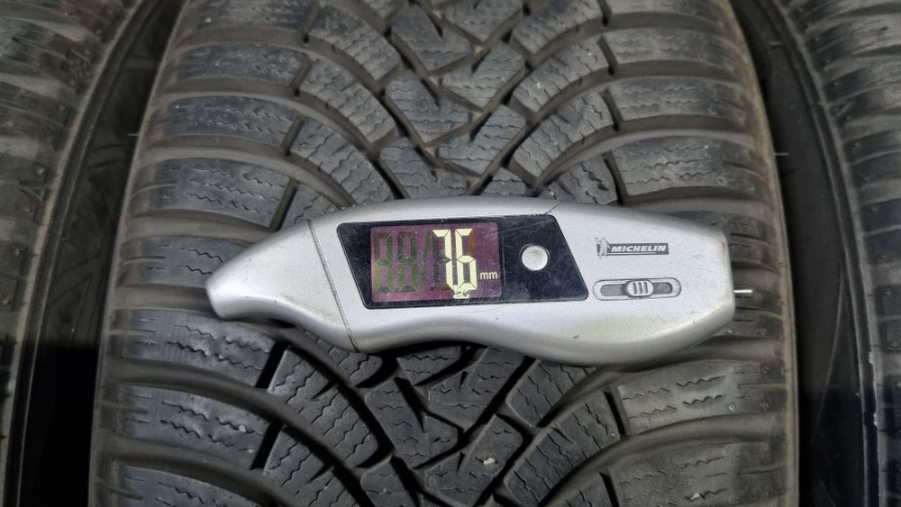 Opony zimowe Falken 235/45 R17