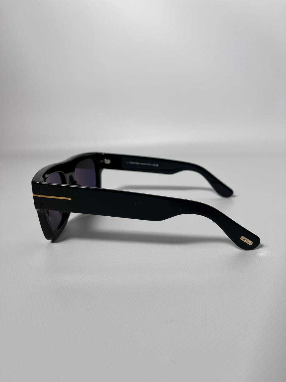 Очки Tom Ford FT0711 01A солнцезащитные