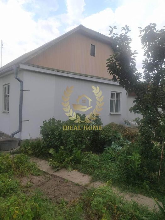 Продам будинок в смт Борова