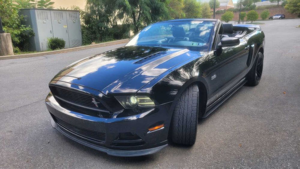 Ford Mustang GT Premium Convertible      2013