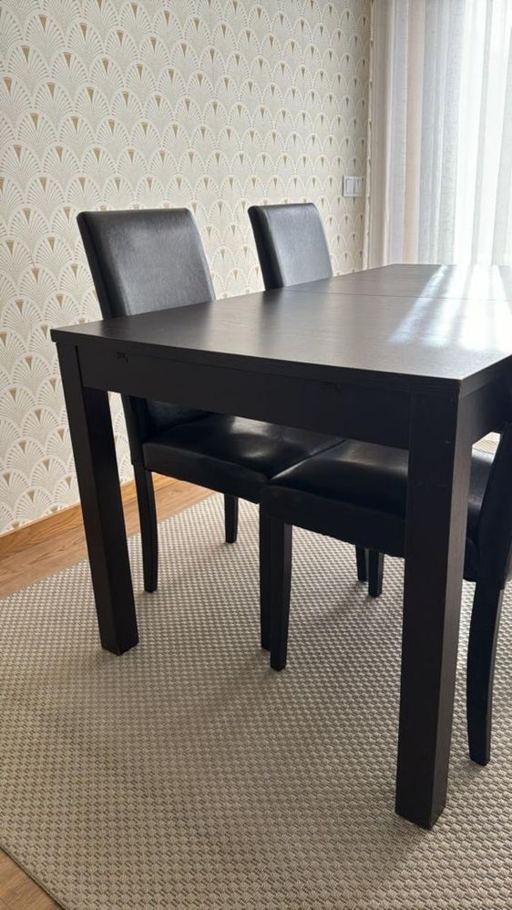 Mesa Ikea BJURSTA mais 4 cadeiras