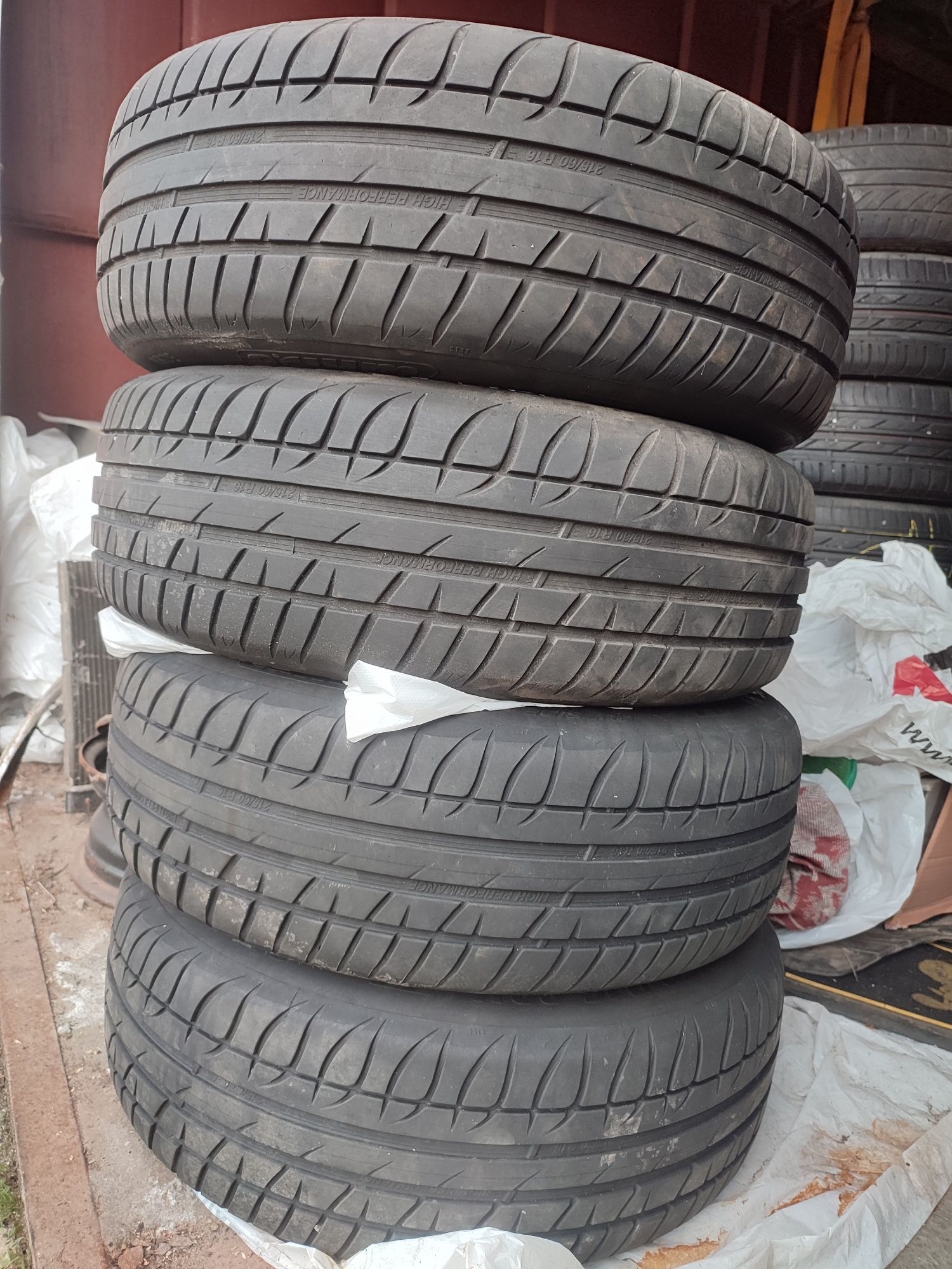 Диски Toyota  R 16 5*114.3 з резиною 215 60 Р 16