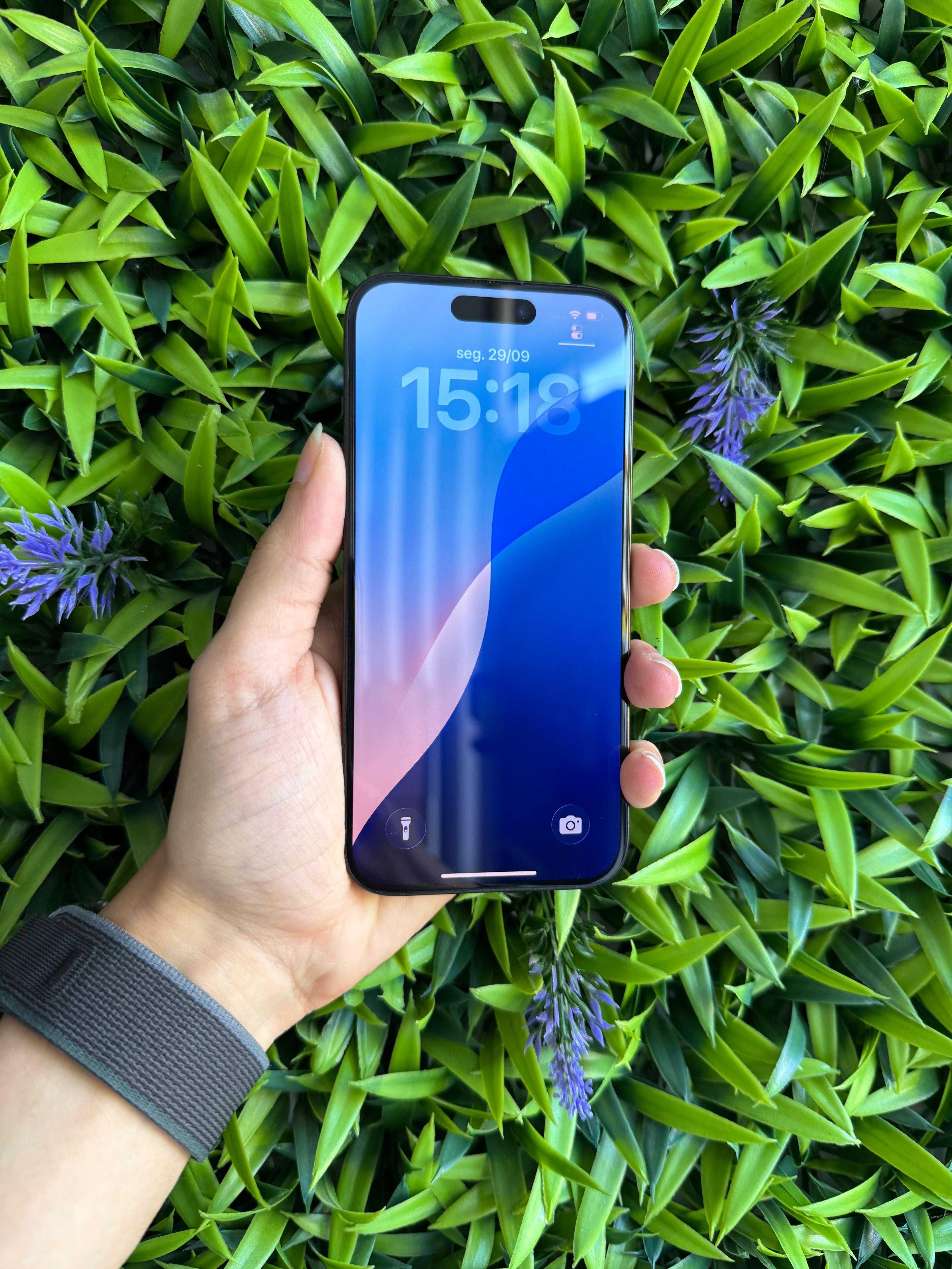 iPhone 15 Pro 6.1″ 256GB Titânio Preto - Loja Ovar
