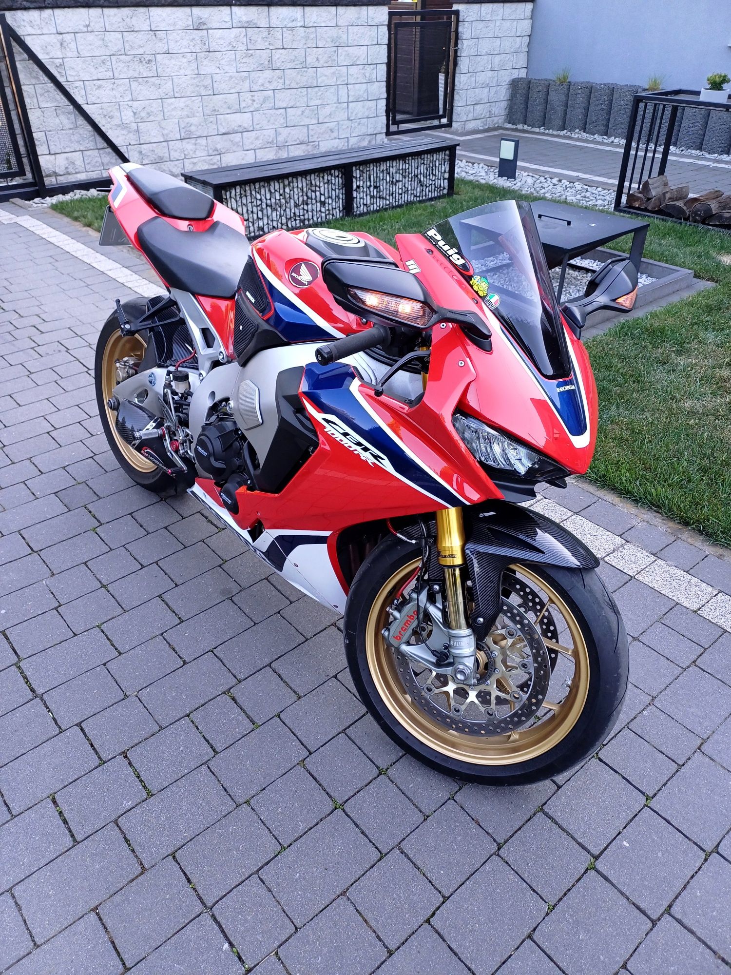 Honda CBR 1000RR wersja SP 2017 przebieg 14400km.