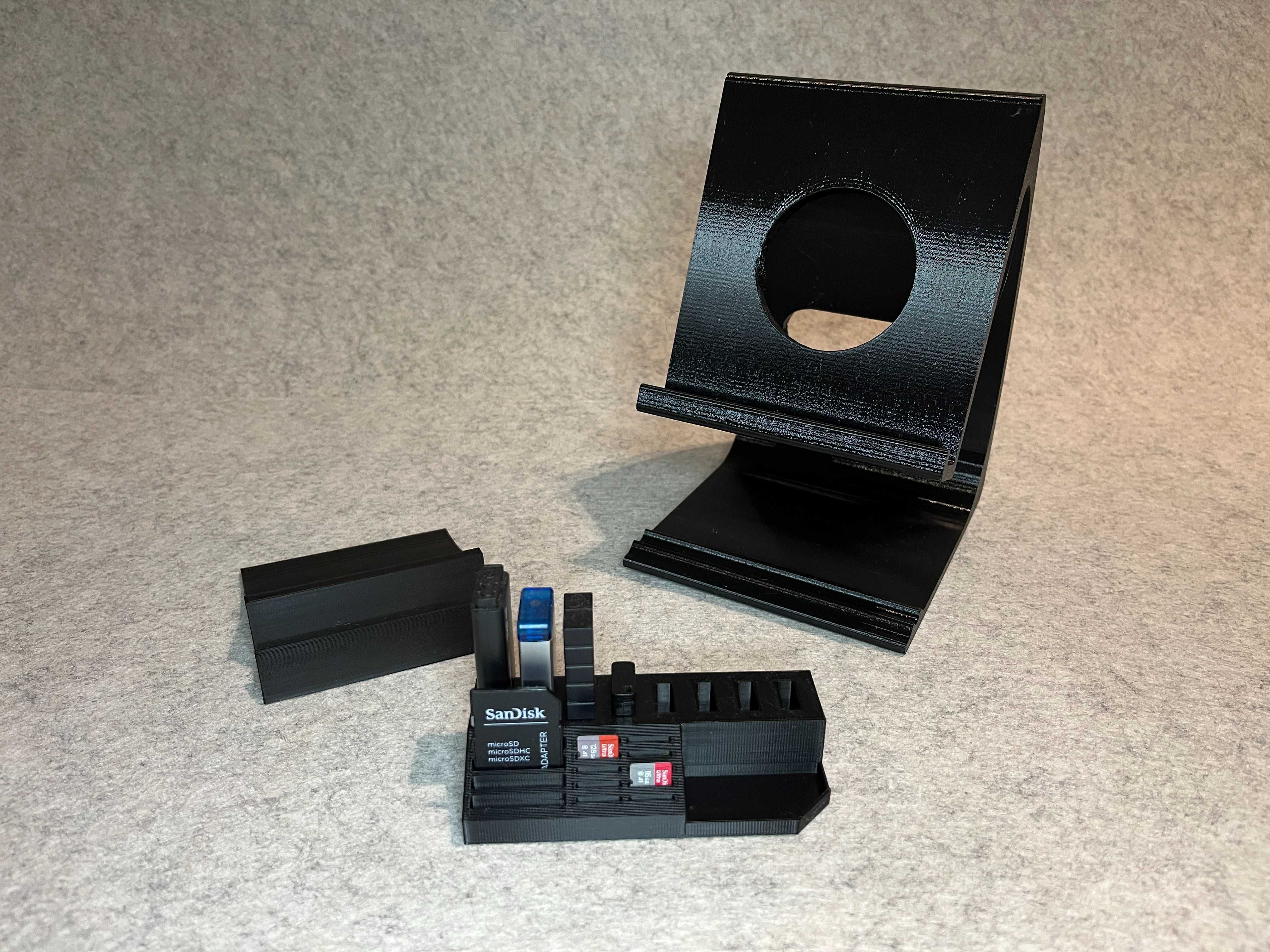 Zestaw stojakow na tablet, telefon, pendrive USB, MicroSD