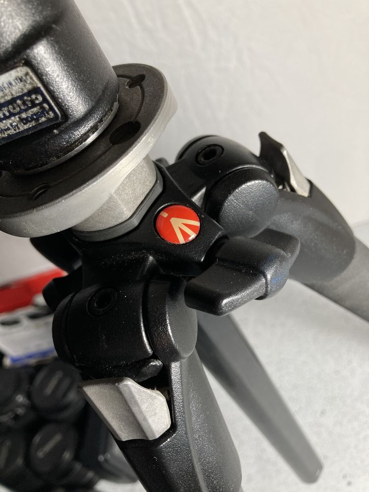 Алюмінієвий штатив Manfrotto 190XB + Manftotto 484 mini ball head