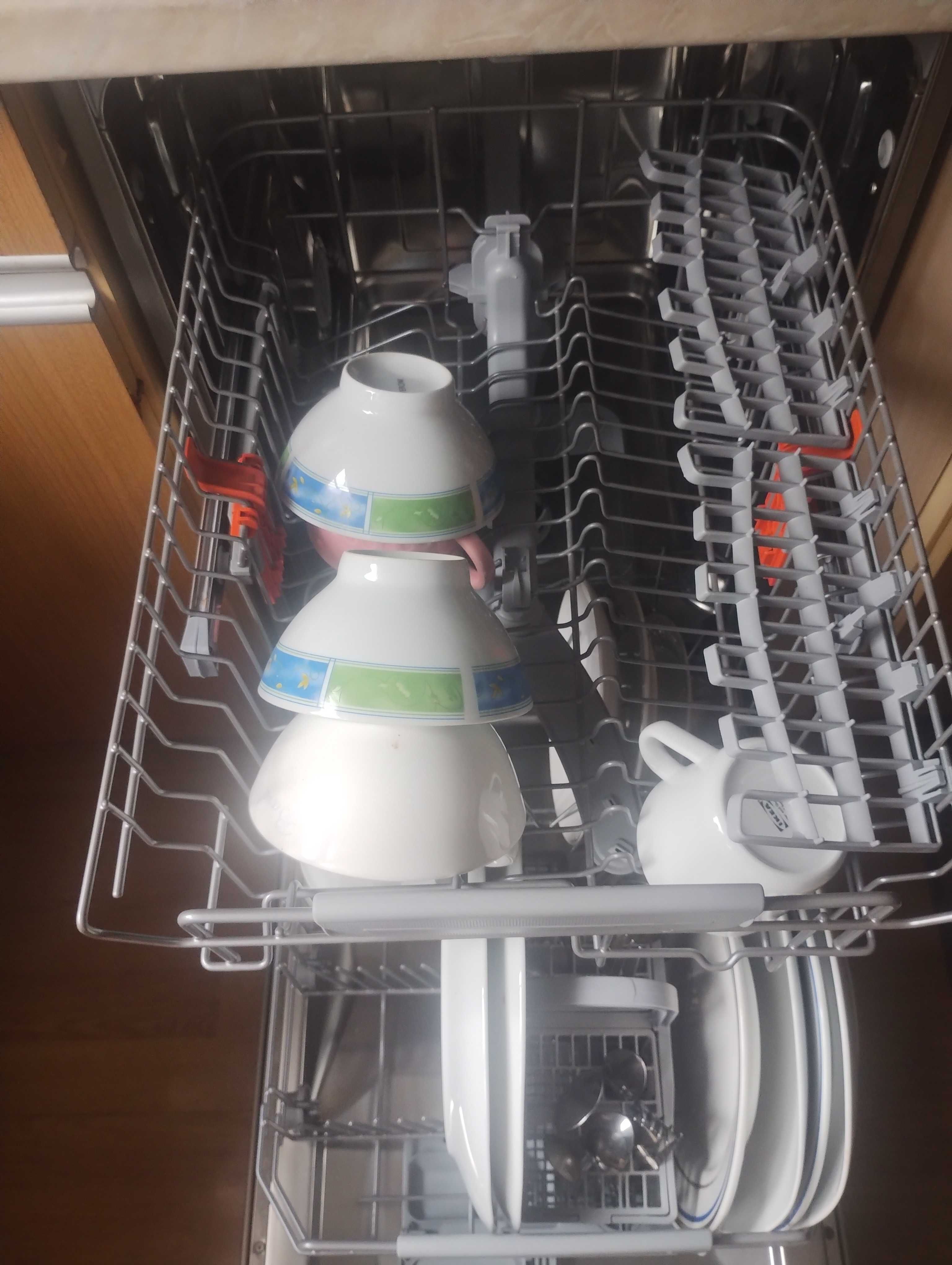 Zmywarka wolnostojąca  Hotpoint