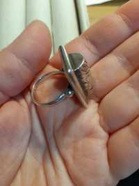 Stary srebrny pierścionek olbrzym