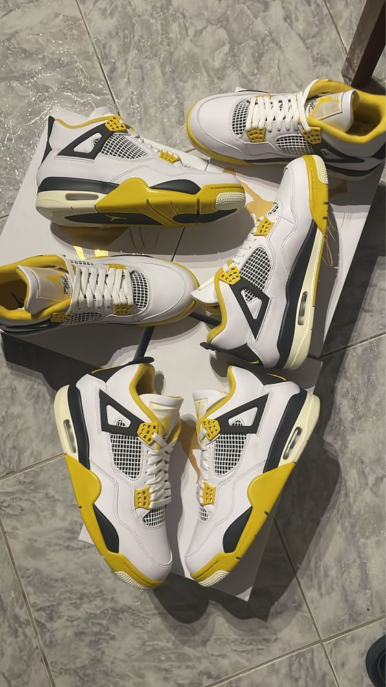 Air Jordan 4 Vivid Sulfur