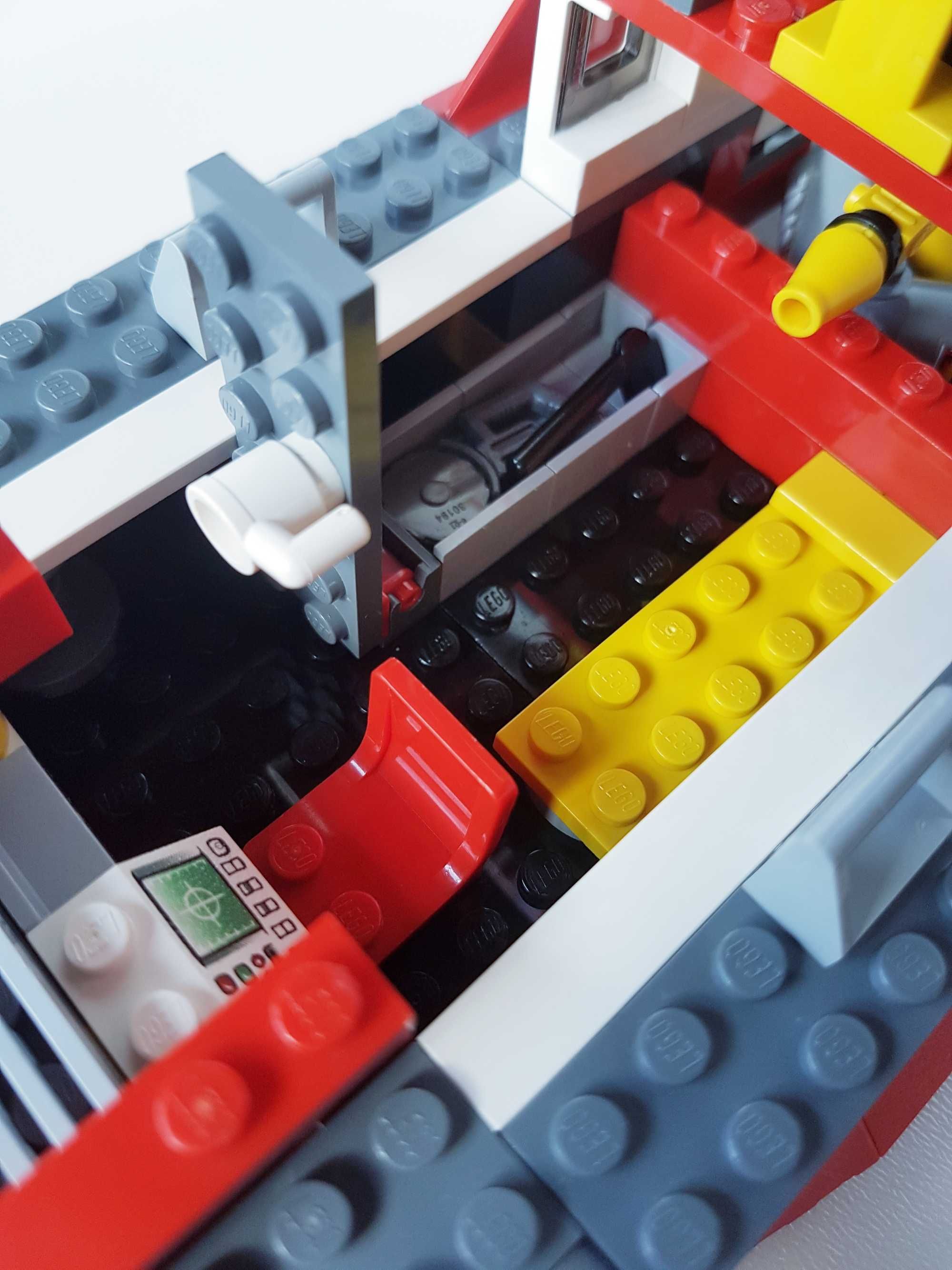 LEGO City 7046 Fire Command Craft