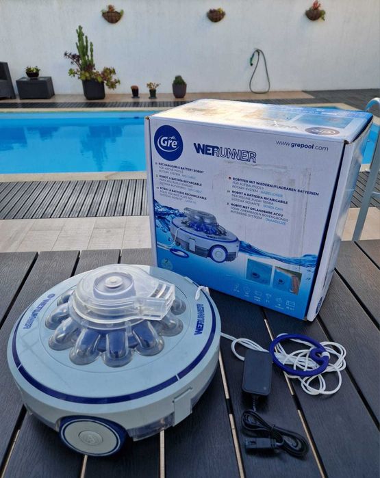 Aspirador de piscina a bateria