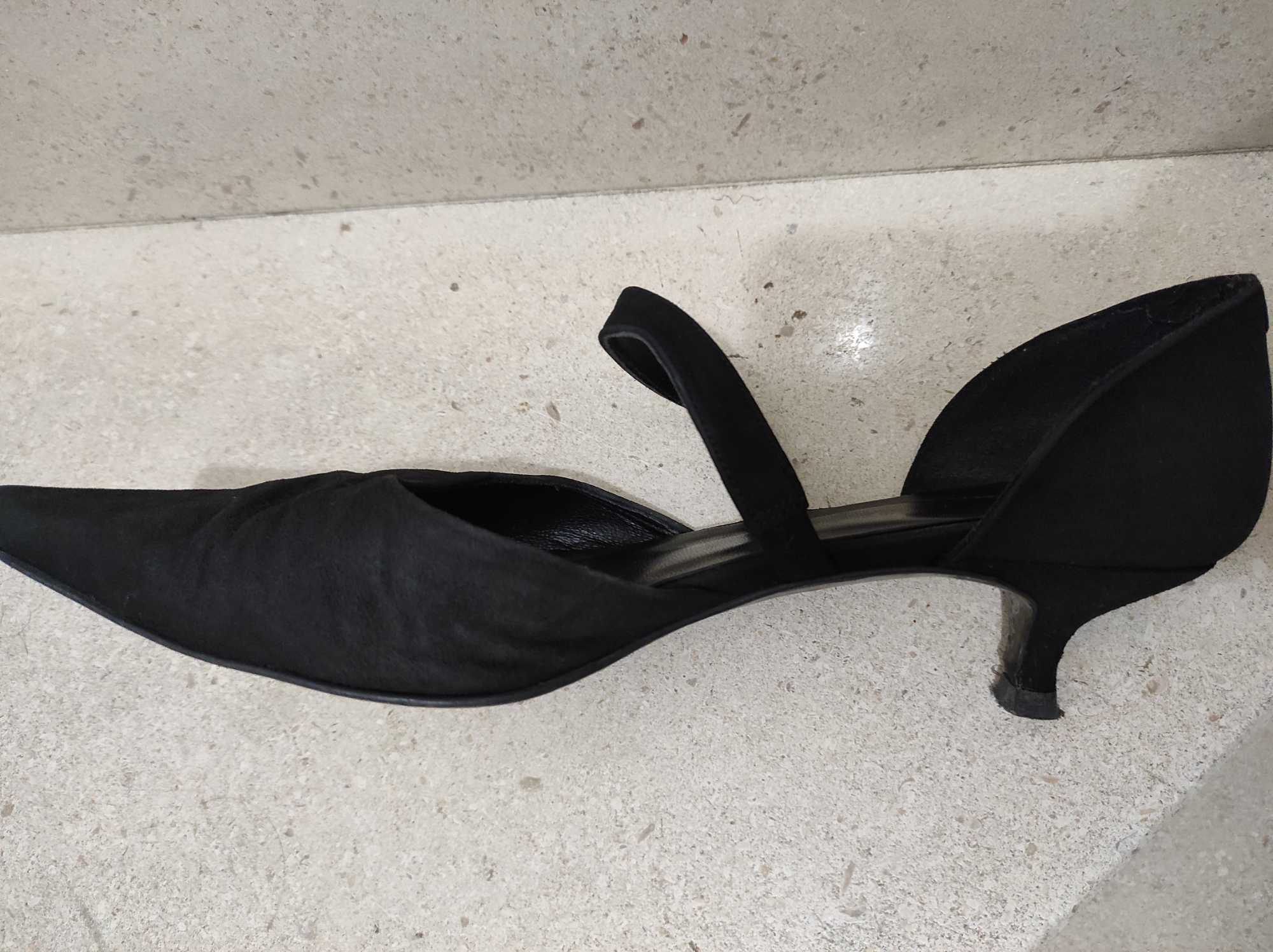 Sapatos em pele 38 marca Lodi