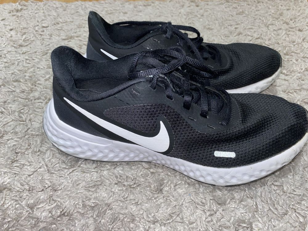 Кросівки Nike.