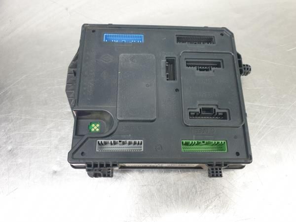 Módulo confort RENAULT Megane III (BZ0_)