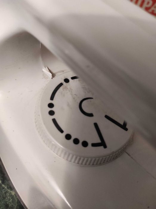 Новый утюг с терморегулятором  в коробке