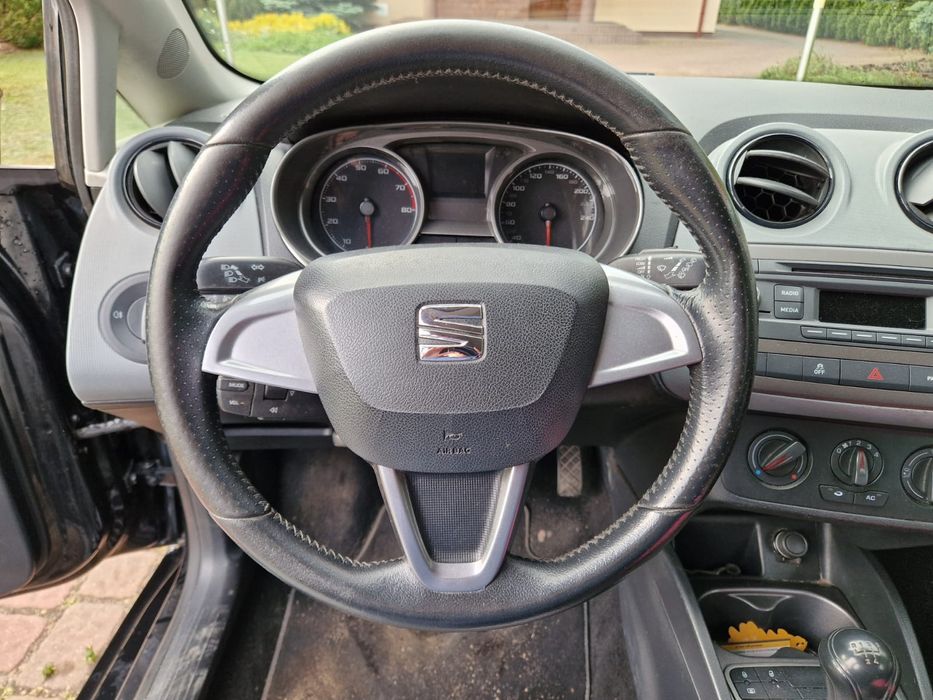 Sprzedam samochód m- ki seat Ibiza