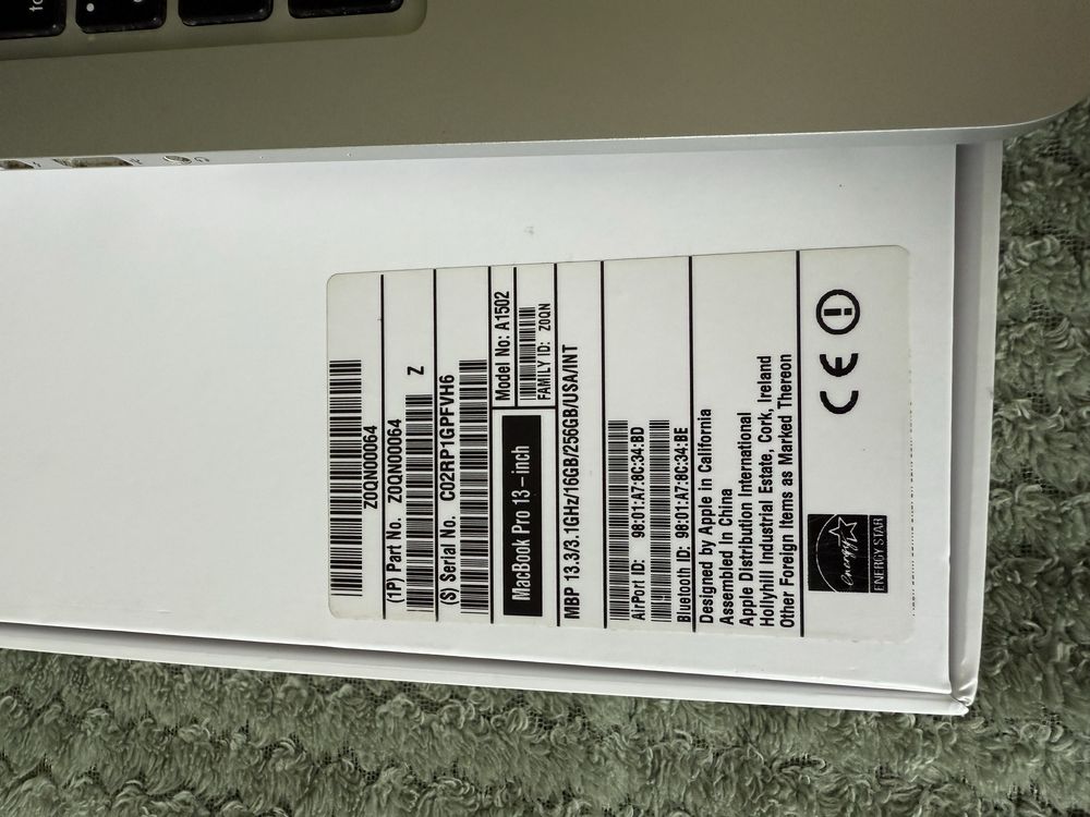 Macbook Pro 13 2015 i7 16/256GB /Sequoia 15.2