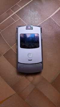 Продам мобильный телефон Motorola Razr v3.