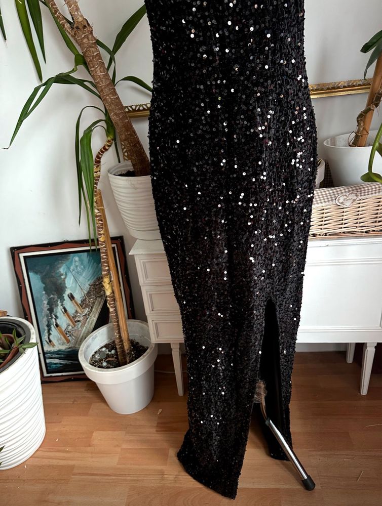 Czarna cekinowa sukienka maxi L 40 xl 42 welurowa Boohoo