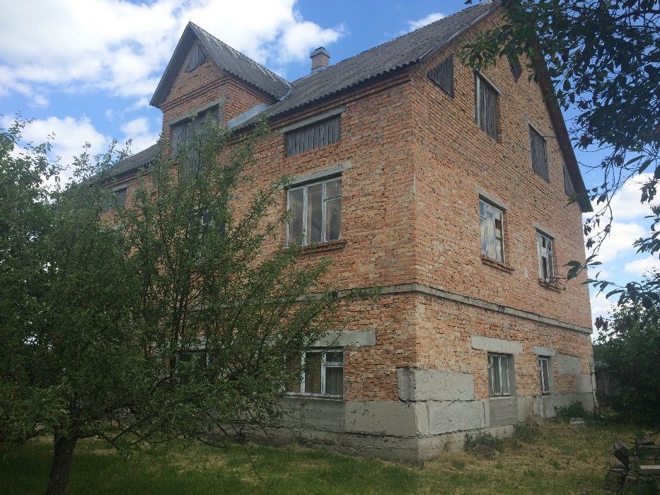 Продається незавершене будівництво у передмісті Радивилова
