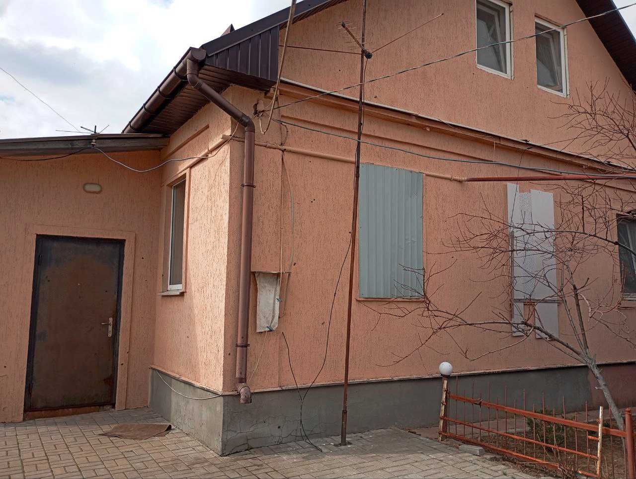 Продам капітальний будинок 105м2 у Дергачах.